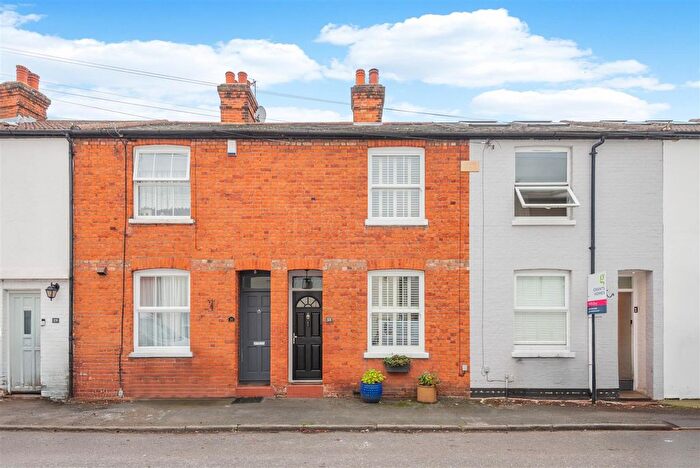 2 Bedroom Property For Sale In Glencoe Road, Weybridge, KT13