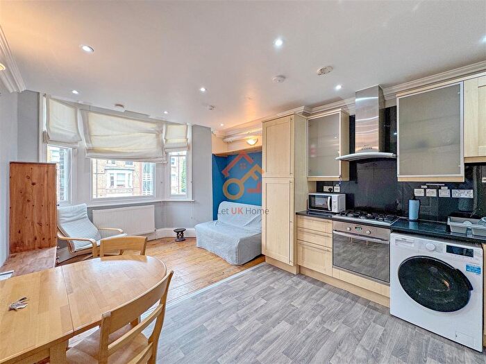 1 Bedroom Flat To Rent In Tollington Park, London, N4