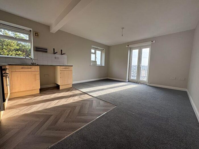 1 Bedroom Apartment To Rent In Longhill Avenue, Chatham, ME5