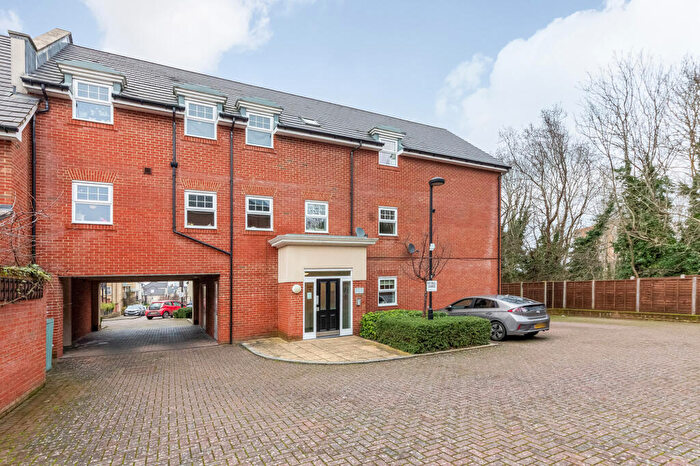 2 Bedroom Apartment For Sale In Holborn House, Erickson Gardens, Bromley, BR2