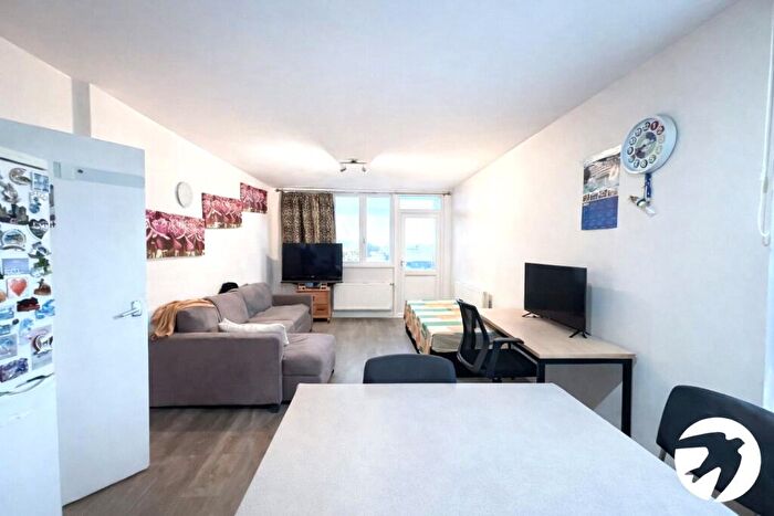 2 Bedroom Flat For Sale In Lewisham Road, London, SE13