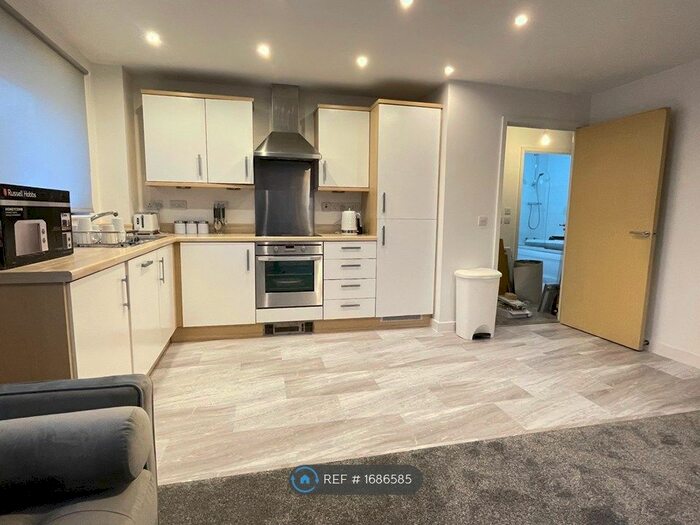 2 Bedroom Flat To Rent In Pavilion Court, Northampton, NN1