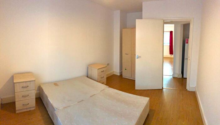 1 Bedroom Flat To Rent In Clayton Road, Hayes, UB3