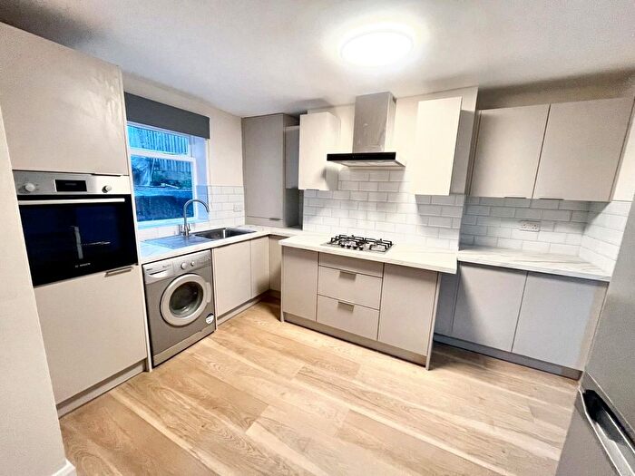 1 Bedroom Flat To Rent In Hencroft Street South, Slough, SL1