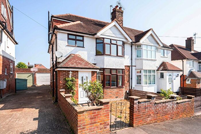 4 Bedroom Semi-Detached House For Sale In Byrefield Road, Guildford, GU2