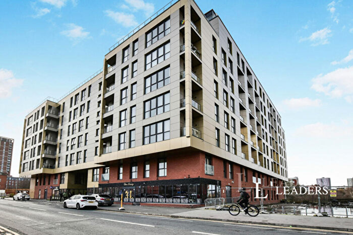 2 Bedroom Flat To Rent In Adelphi Street, Salford, Greater Manchester, M3