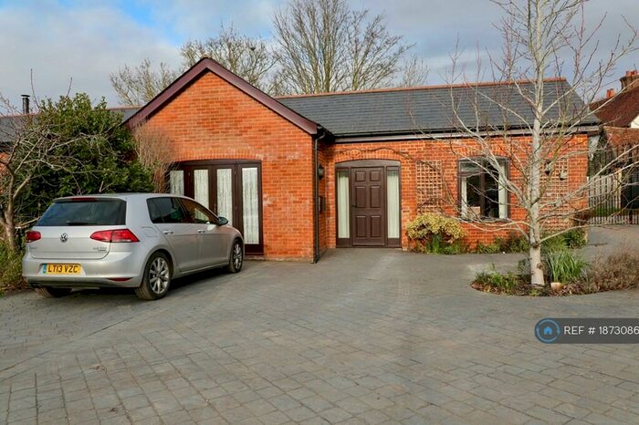 1 Bedroom Bungalow To Rent In West Flexford Lane, Guildford, GU3