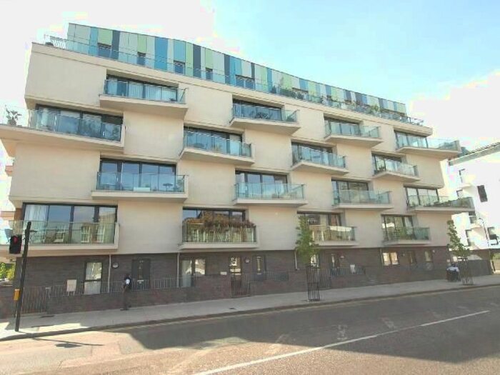 1 Bedroom Flat To Rent In Queensbridge Road, London, E8