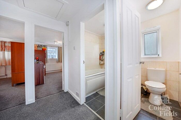 3 Bedroom End Terrace House For Sale In Brigadier Hill, Enfield, London, EN2