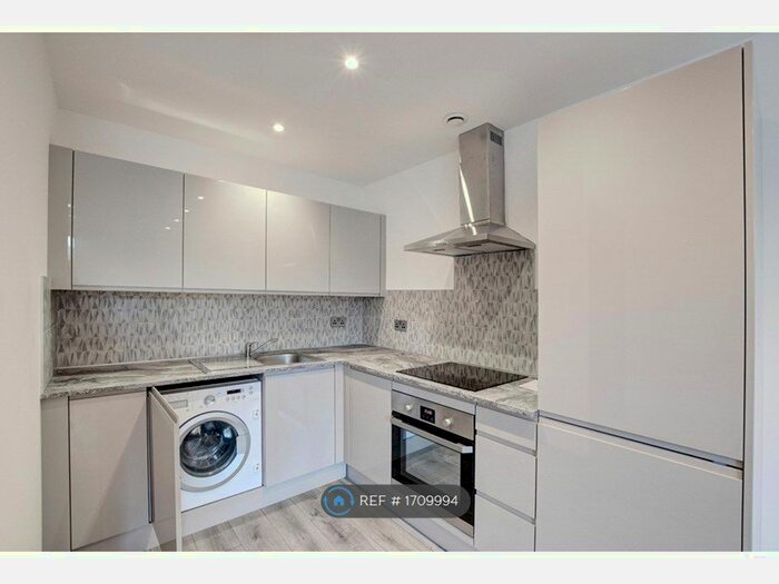 1 Bedroom Flat To Rent In Trinity Apartments, Leeds, LS13