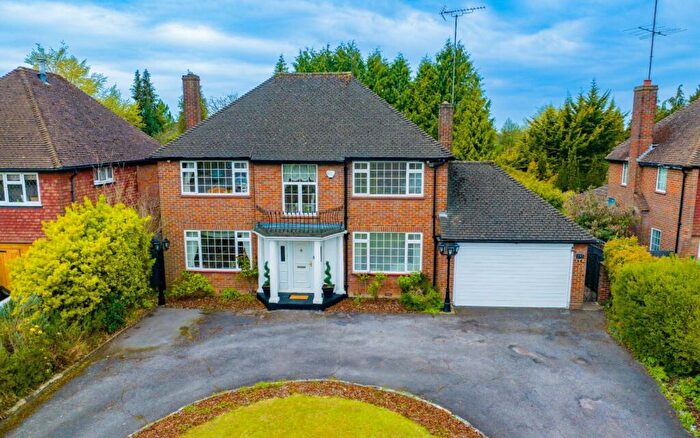 4 Bedroom Detached House To Rent In Old Bedford Road, Luton, Bedfordshire, LU2