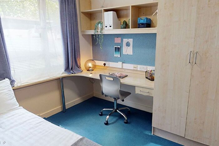 Studio To Rent In Creek Road, London, SE8