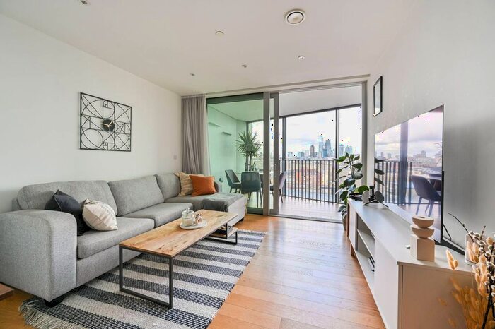 1 Bedroom Flat For Sale In Southwark Bridge Road, Borough, London, SE1