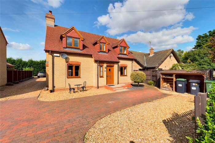 4 Bedroom Detached House For Sale In The Nurseries, Stanford, Biggleswade, Bedfordshire, SG18
