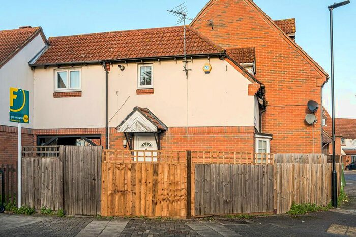 1 Bedroom Terraced House To Rent In Nickelby Close, Thamesmead, London, SE28