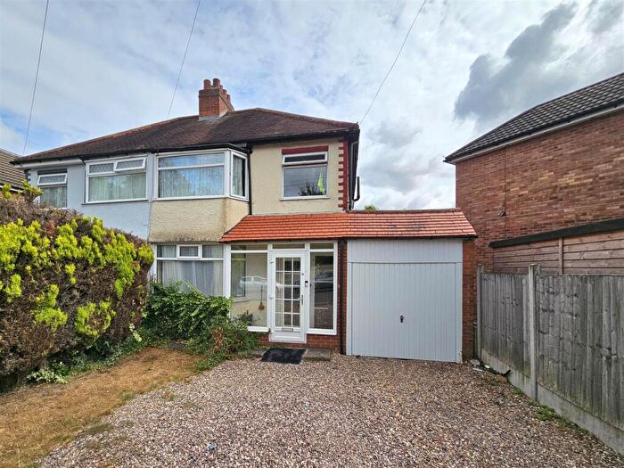 3 Bedroom Semi-Detached House For Sale In Summerfield Road, Solihull, B92