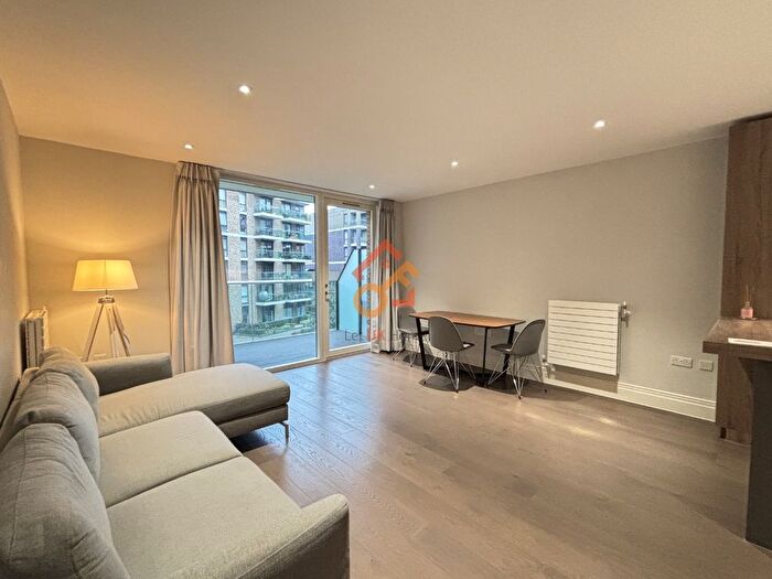 2 Bedroom Flat To Rent In Queenshurst Square, Sury Basin, Kingston Upon Thames, KT2