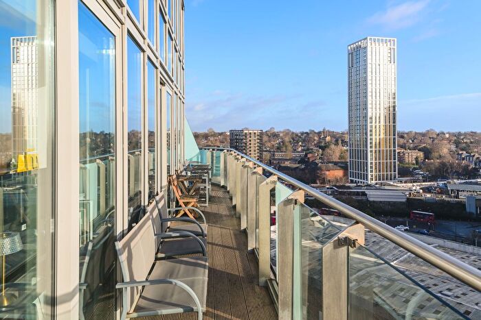 2 Bedroom Flat To Rent In Loampit Vale, London, SE13