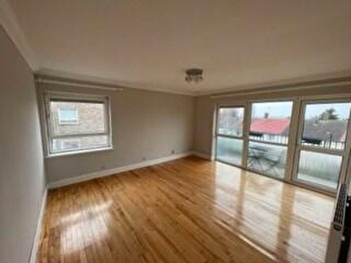 1 Bedroom Flat To Rent In Woodford Green, IG8