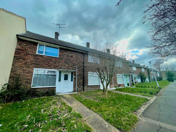 2 Bedroom House To Rent In Staneway, Lee Chapel South, SS16