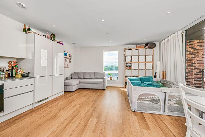 2 Bedroom Flat For Sale In Lister House, Plough Lane, Earlsfield, London, SW17