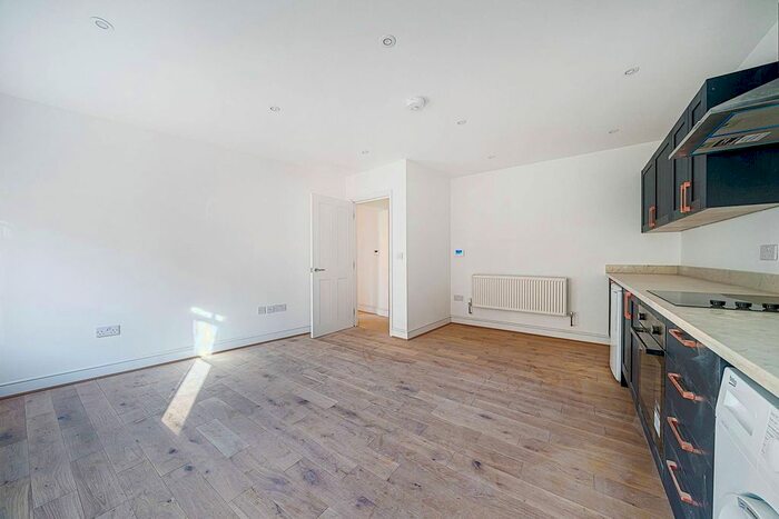 1 Bedroom Flat To Rent In King Street, Maidstone, ME14