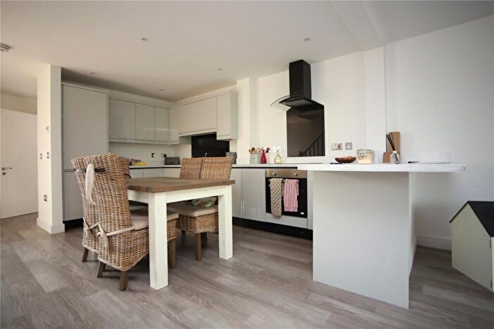 3 Bedroom Link Detached House To Rent In Queens Head Close, Aston Cross, Tewkesbury, Gloucestershire, GL20