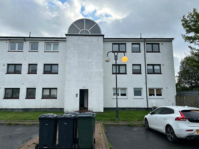 3 Bedroom Flat To Rent In Kildonan Court, Newmains, Wishaw, ML2