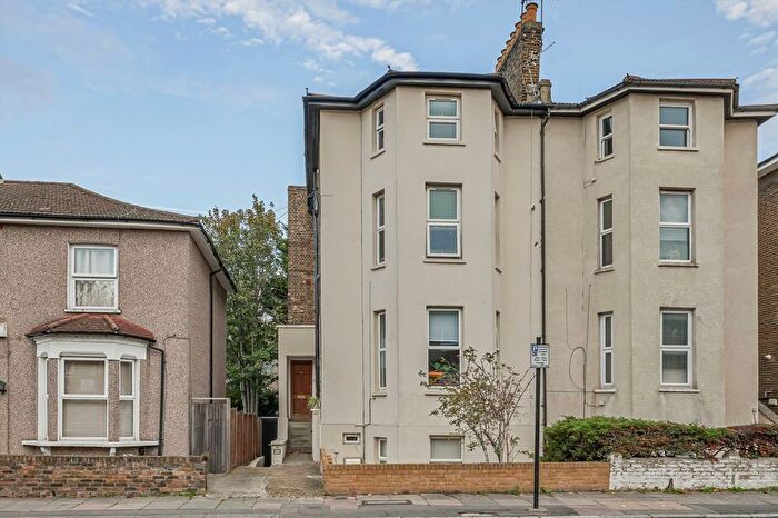 2 Bedroom Flat To Rent In Gilmore Road, Lewisham, SE13