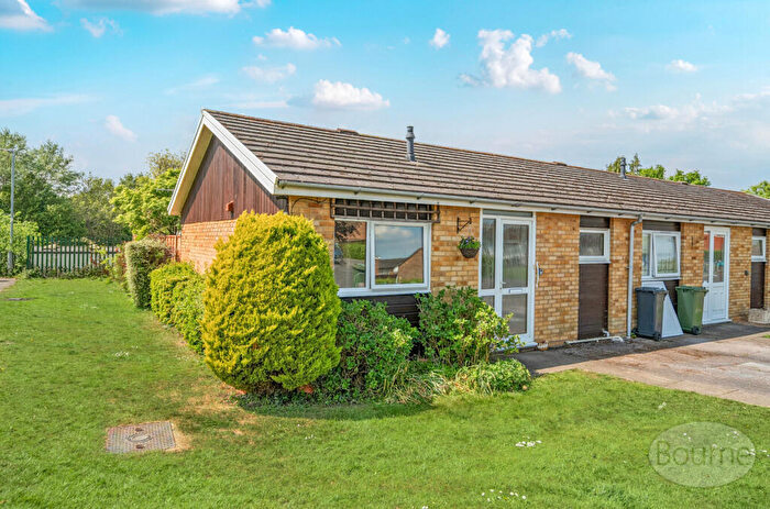 1 Bedroom Bungalow For Sale In Powell Close, Guildford, Surrey, GU2