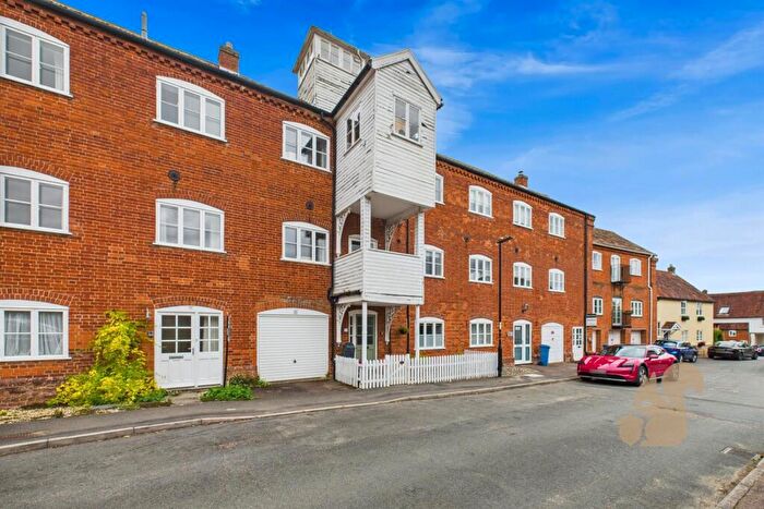 4 Bedroom Town House For Sale In Ropers Court, Lavenham, CO10