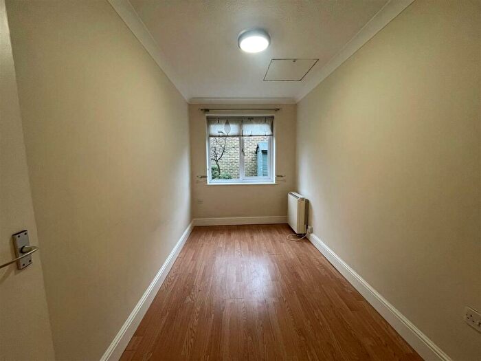 2 Bedroom Detached Bungalow To Rent In Bazes Shaw, New Ash Green, DA3