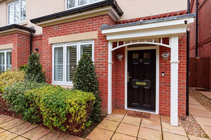 4 Bedroom Semi Detached House For Sale In Beacon Close, Rottingdean, BN2