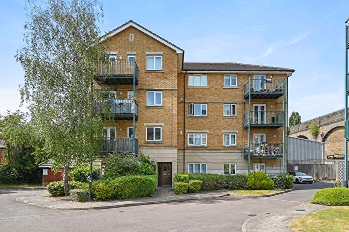 2 Bedroom Flat To Rent In Fentiman Way, Harrow, HA2