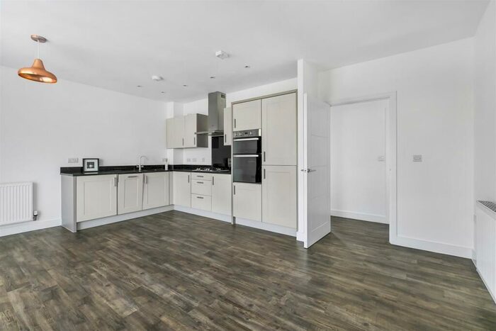 2 Bedroom Flat To Rent In Whittle Avenue, Cambridge, CB2