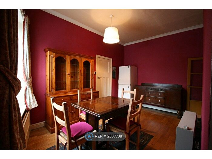 2 Bedroom End Of Terrace House To Rent In Rochdale, Rochdale, OL16
