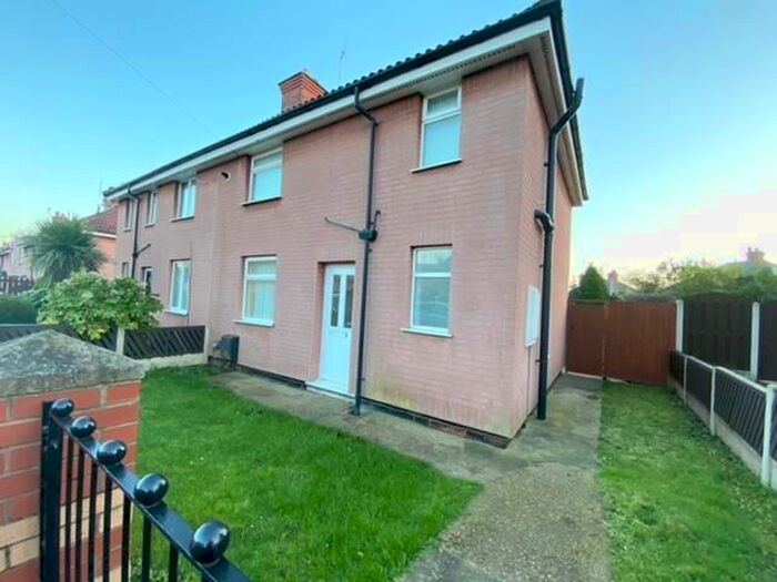 2 Bedroom Property To Rent In Daylands Avenue, Conisbrough, Doncaster, DN12