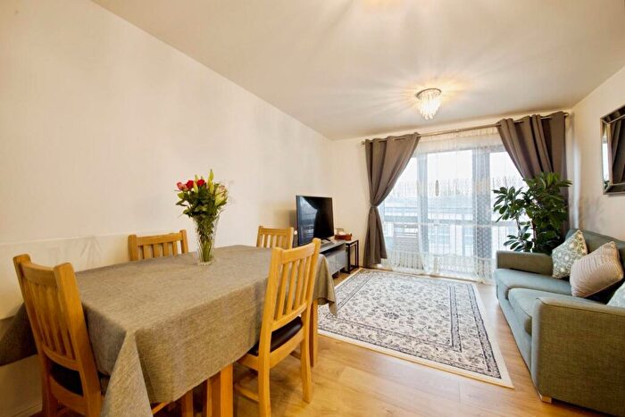2 Bedroom Flat For Sale In Grant Road, Harrow, HA3