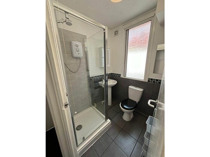 6 Bedroom House To Rent In Lawrence Road, Liverpool, Merseyside, L15