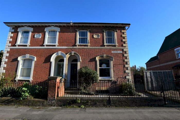 3 Bedroom Semi-Detached House To Rent In Carnarvon Road, RG1