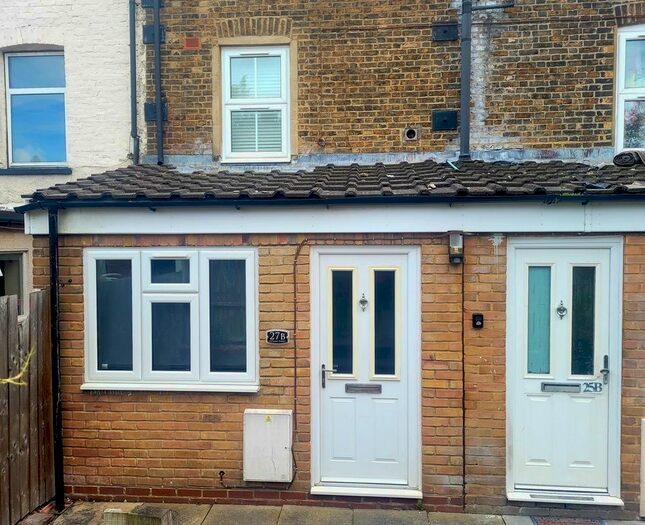 1 Bedroom Flat To Rent In Victoria Street, Gillingham, ME7