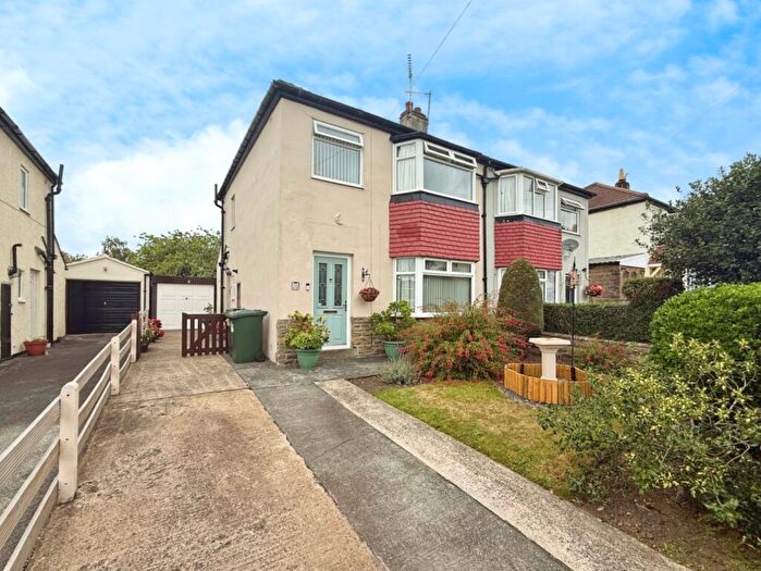 3 Bedroom Semi-Detached House For Sale In Grange Crescent, Riddlesden, Keighley, BD20