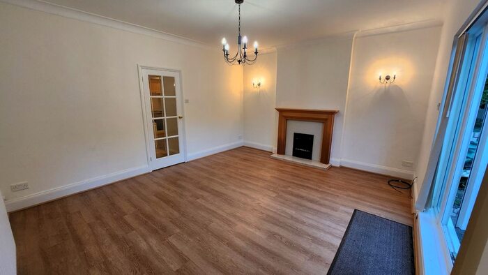 2 Bedroom Flat To Rent In Clifton Avenue, Finchley, N3