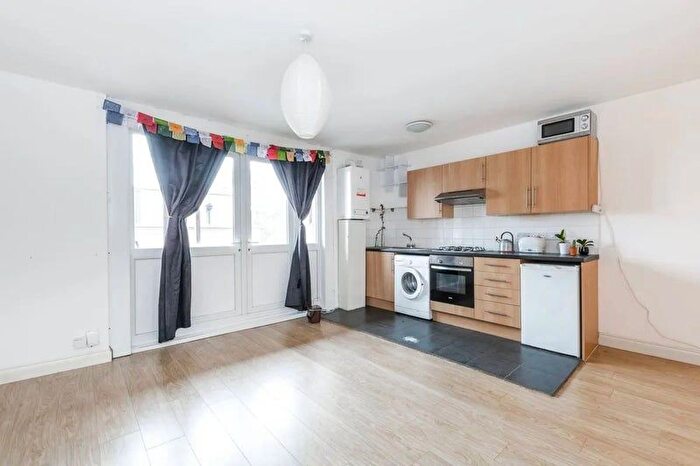 Studio To Rent In Mount View Road, London, N4