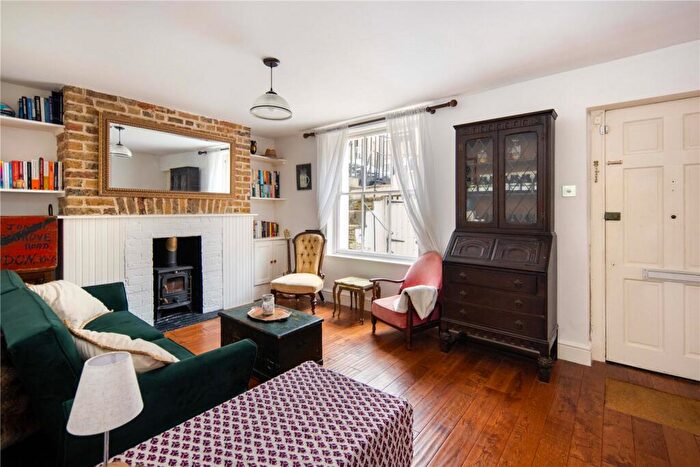 1 Bedroom Flat For Sale In Cephas Avenue, Stepney, London, E1