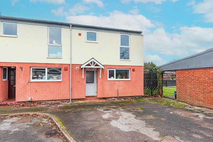 4 Bedroom End Of Terrace House To Rent In Targett Court, Winnersh, Wokingham, RG41