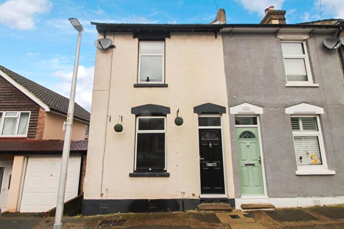 3 Bedroom Terraced House To Rent In Sidney Road, Rochester, ME1