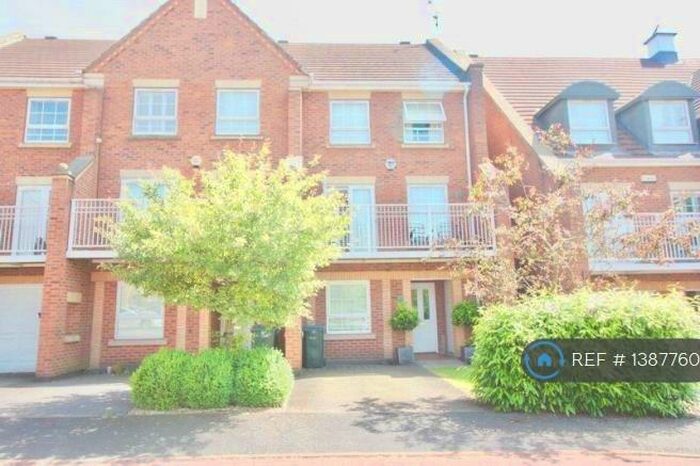 5 Bedroom Semi-Detached House To Rent In Rodyard Way, Coventry, CV1