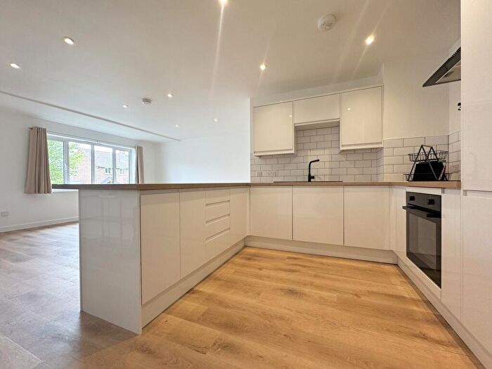 2 Bedroom Flat To Rent In Whitehill Road, Cambridge, CB5