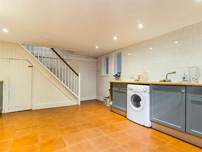 2 Bedroom Terraced House To Rent In Upper Market Street, Hove, East Sussex, BN3